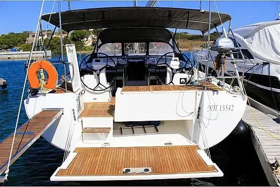 Bavaria C45 Style in Lavrion / Olympic Marina - Photo 1