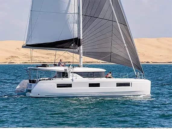 Lagoon 46 in Sicily / Furnari / Marina Portorosa - Photo 1