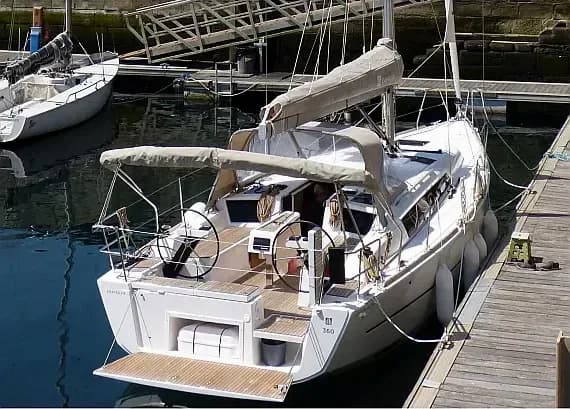Dufour 360 Grand Large in Portimao / Marina de Portimao - Photo 1