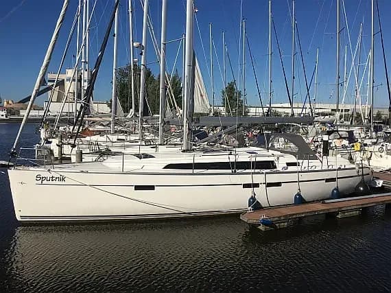 Bavaria Cruiser 46 in Lemmer - Photo 1