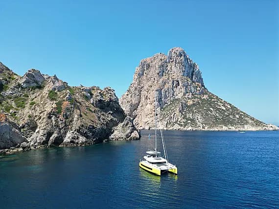 Lagoon 55 in Ibiza / Santa Eulària des Riu / Marina Santa Eulalia - image 1