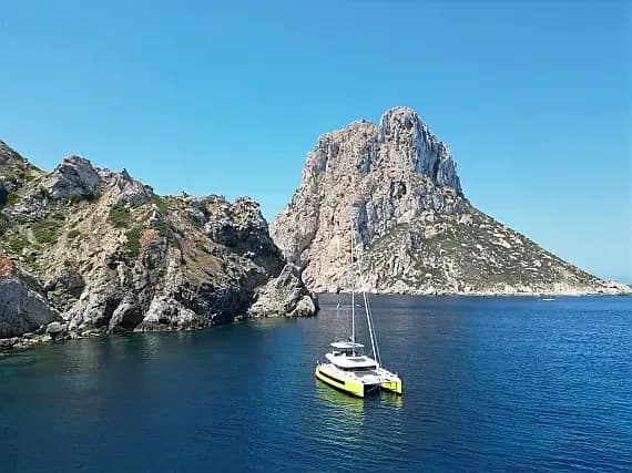 Lagoon 55 in Ibiza / Santa Eulària des Riu / Marina Santa Eulalia - Photo 1