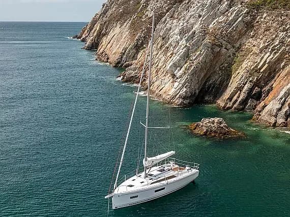 Oceanis 37.1 in Lefkada / Nikiana Marina - Photo 1