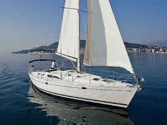 Sun Odyssey 45.2 in Arzon / Port du Crouesty - Photo 1