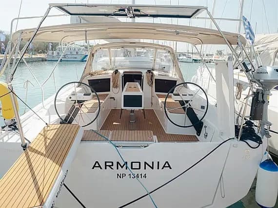 Dufour 430 in Athens / Alimos Marina - Photo 1