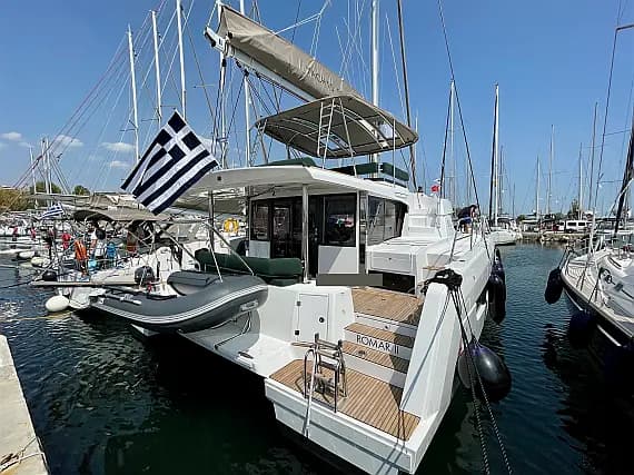 Bali 4.6 in Athens / Alimos Marina - image 1