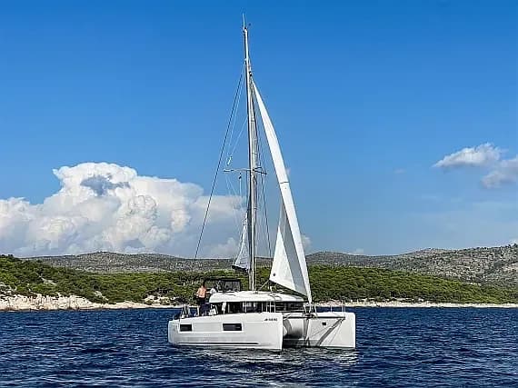 Lagoon 40 in Primošten / Marina Kremik - Photo 1
