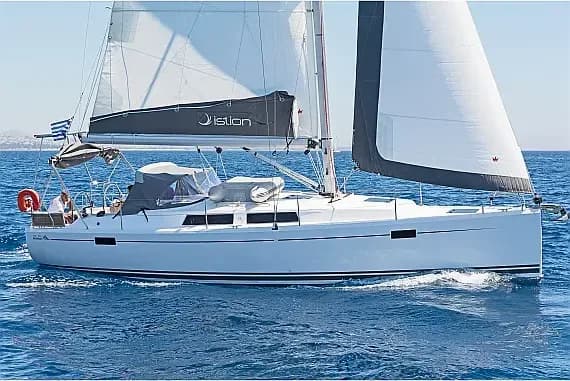 Hanse 385 in Lavrion Main Port - Photo 1