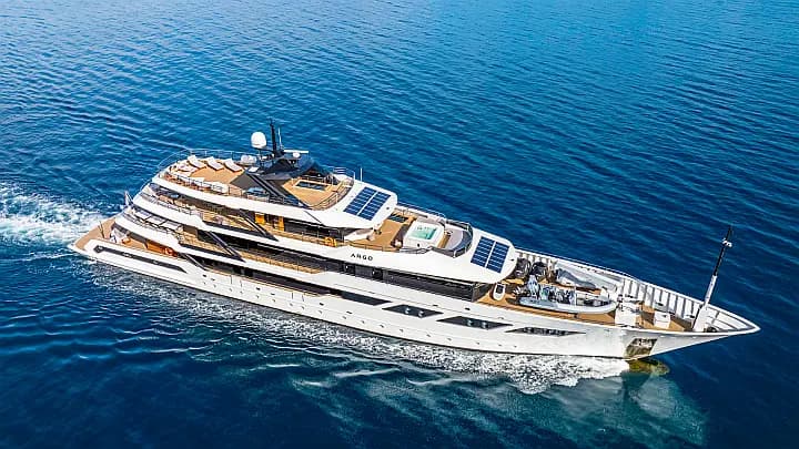 Luxury Motor Yacht in Split / Port of Split / West Harbour - image 1