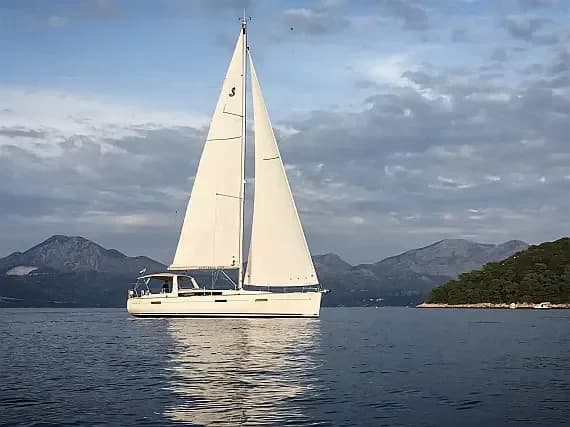 Oceanis 45 in Tivat / Porto Montenegro - Photo 1