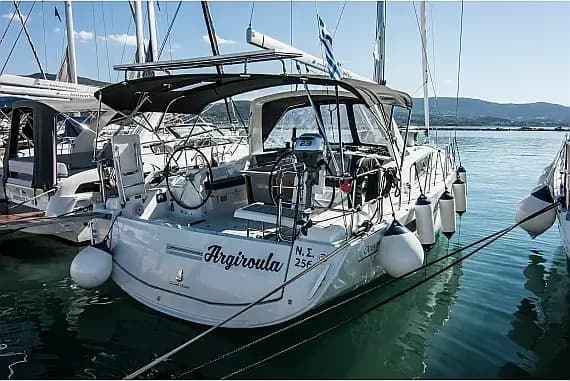 Oceanis 41.1 in Lefkada / Port of Lefkas - Photo 1