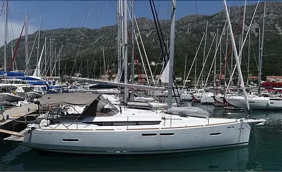 Sun Odyssey 419 in Dubrovnik / ACI Marina Dubrovnik - Photo 1