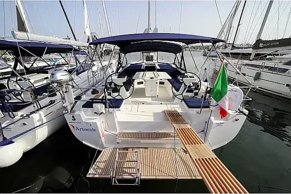 Oceanis 51.1 in Sardinia / Olbia / Marina di Olbia - Photo 1