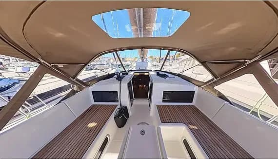 Sun Odyssey 490 in Mallorca / Palma de Mallorca / La Lonja Marina Charter - image 1