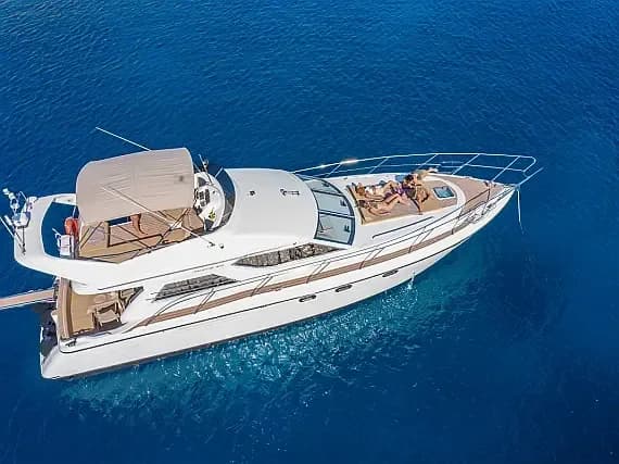 Princess 470 in Piraeus / Marina Zeas - Photo 1