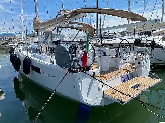 Sun Odyssey 410 in Piombino / Marina Arcipelago Toscano - Photo 1