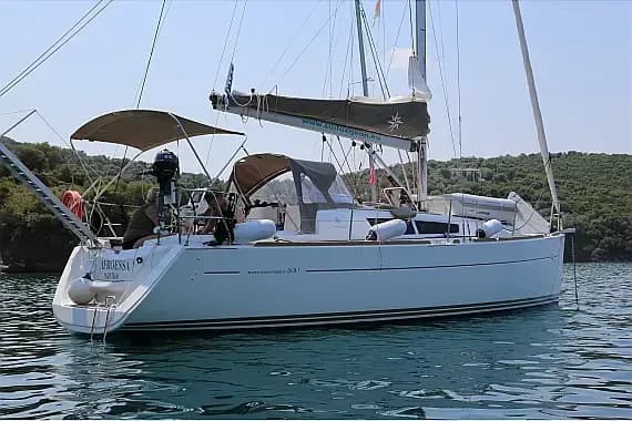 Sun Odyssey 33i in Skopelos / Loutraki Harbour - Photo 1