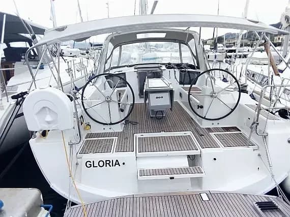 Oceanis 41.1 in Puntone / Marina di Scarlino - Photo 1
