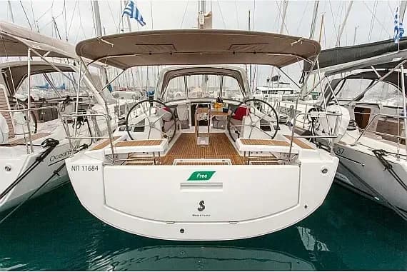 Oceanis 41.1 in Lefkada / D-Marin Marina Lefkas - Photo 1