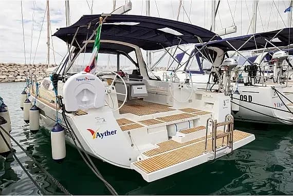 Oceanis 45 in Salerno / Marina d'Arechi - Photo 1