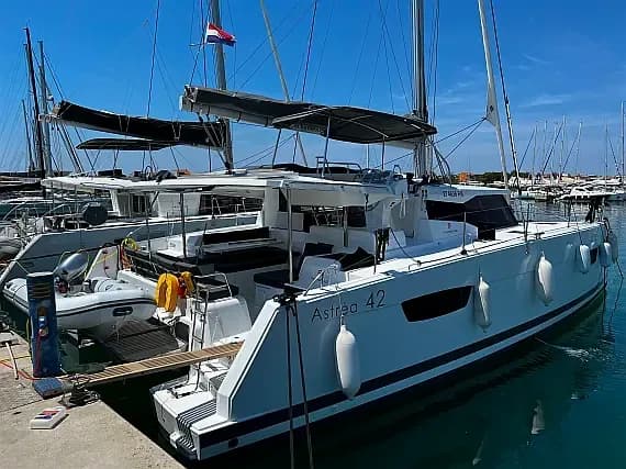 Astréa 42 in Sukošan / D-Marin Dalmacija Marina - Photo 1