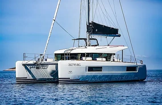 Lagoon 40 in Primošten / Marina Kremik - Photo 1