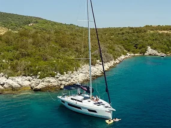 Dufour 44 in Tortola / Road Town / Wickhams Cay II Marina - Photo 1