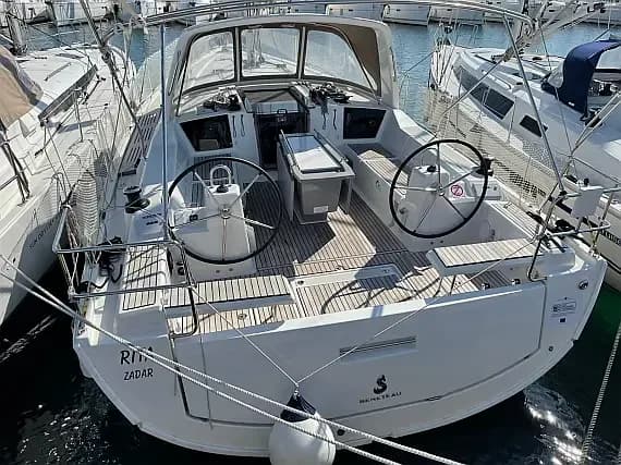Oceanis 41.1 in Sukošan / D-Marin Dalmacija Marina - Photo 1