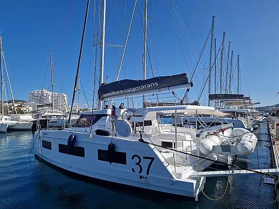 Aventura 37 in Ibiza / Sant Antoni de Portmany Port - image 1