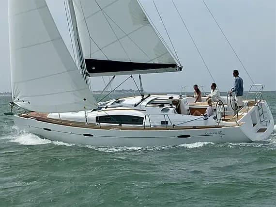 Oceanis 40 in Volos / Port of Volos - Photo 1