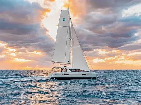 Lagoon 42 in Corsica / Propriano / Port of Propriano - Photo 1