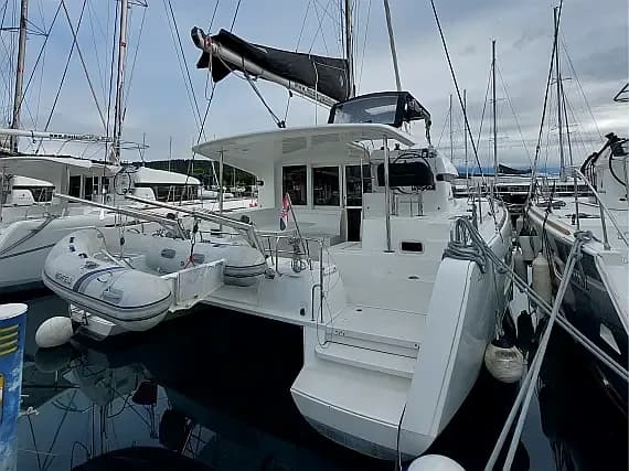 Lagoon 40 in Sukošan / D-Marin Dalmacija Marina - Photo 1